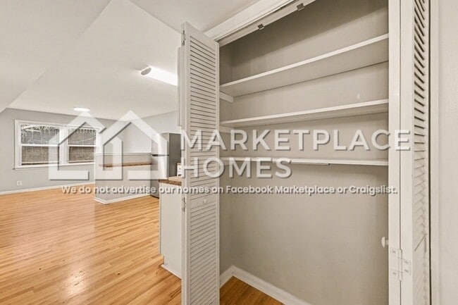 Building Photo - 427 Whispering Pines Dr