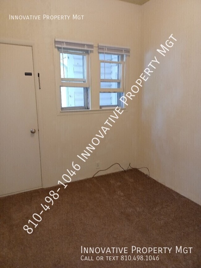 Building Photo - 302 Pine St