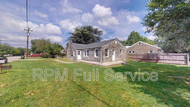 Building Photo - 246A East Woodrow Street
