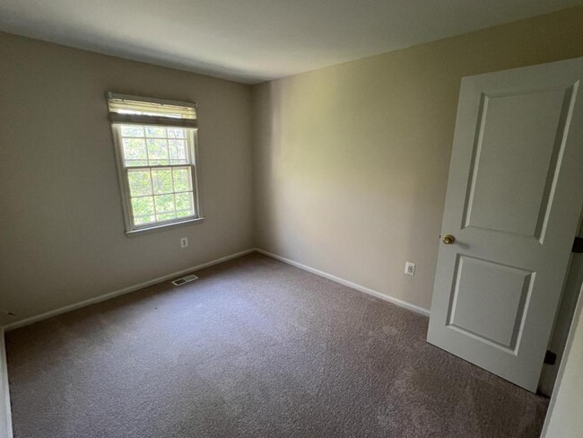 Building Photo - 937 Holborn Ct