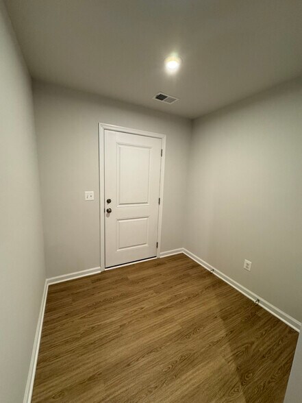 Building Photo - 18 Sophie Kathryn Dr