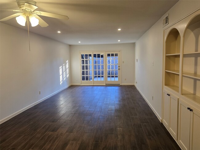 Building Photo - 856 Wax Myrtle Ln