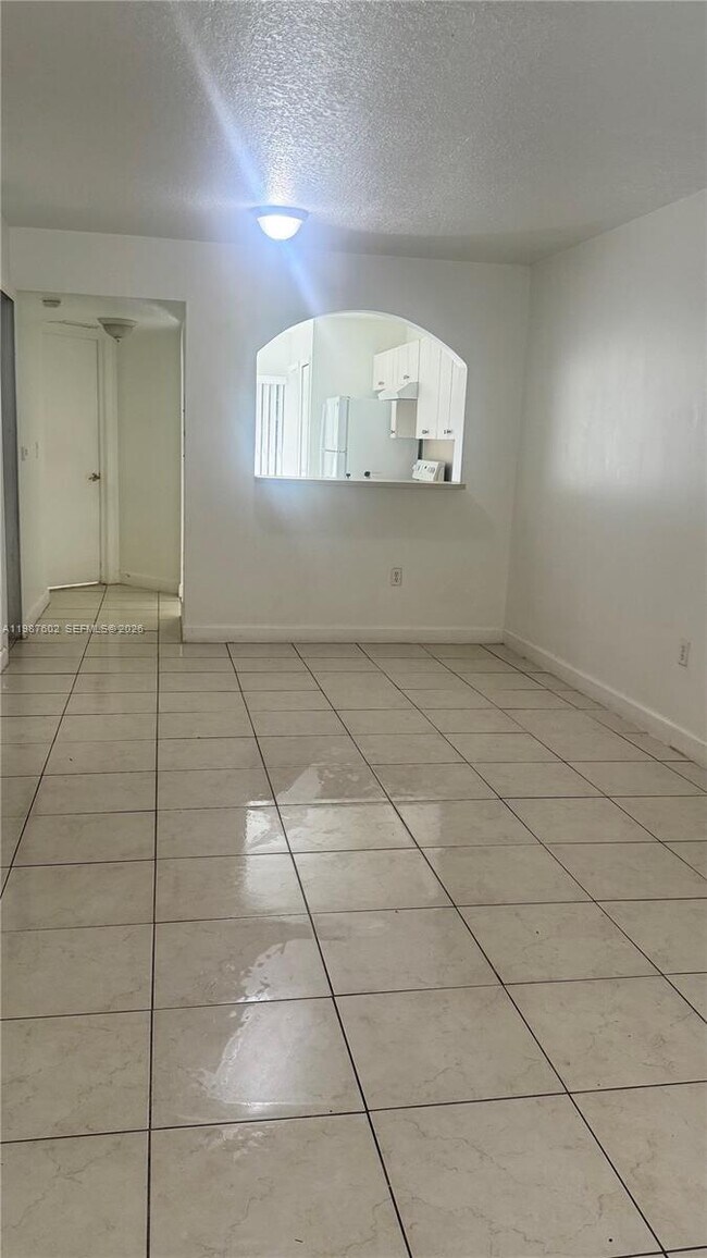 Building Photo - 1260 SE 31st Ct