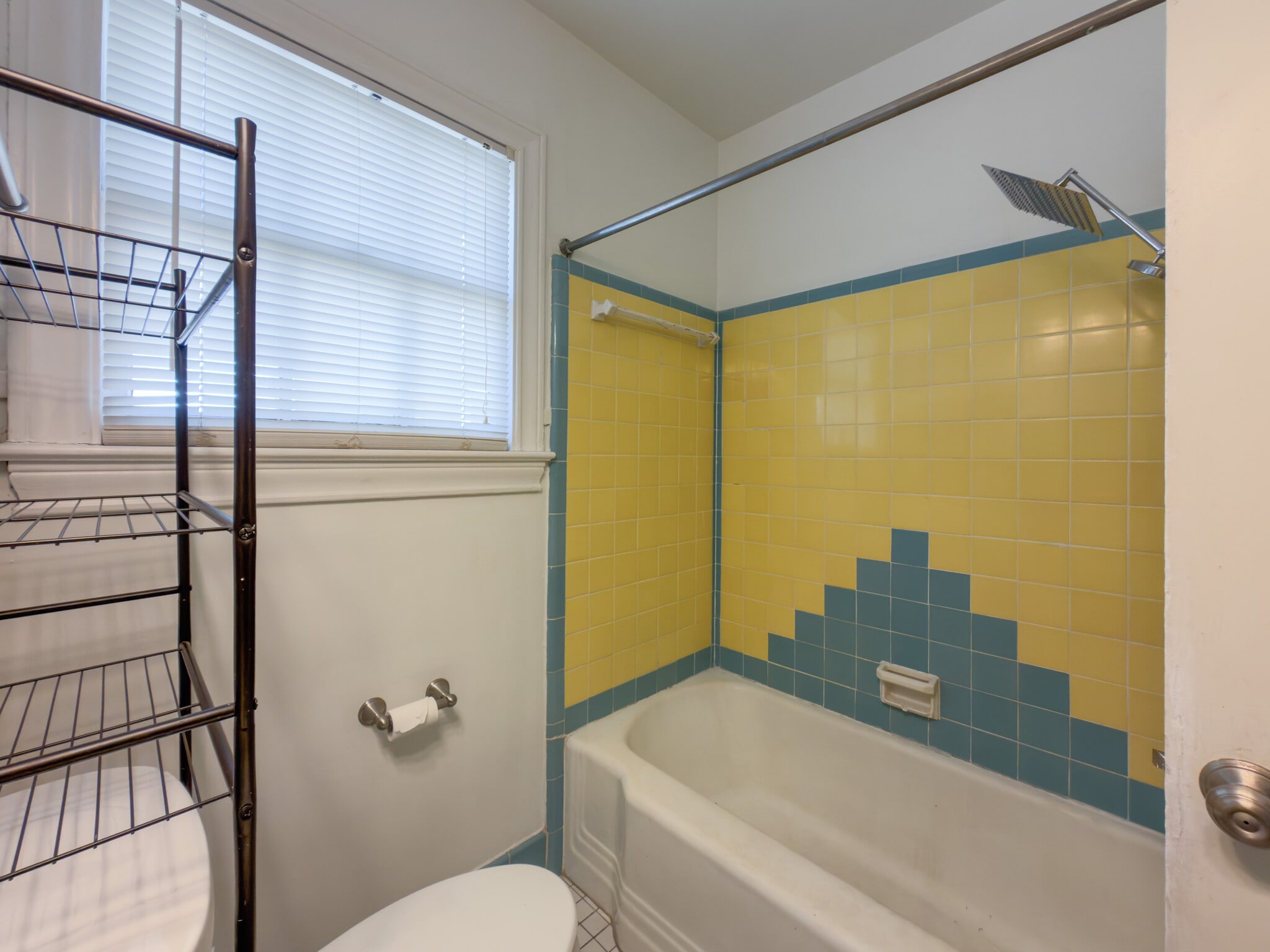 Building Photo - 1912 S Donnybrook Ave