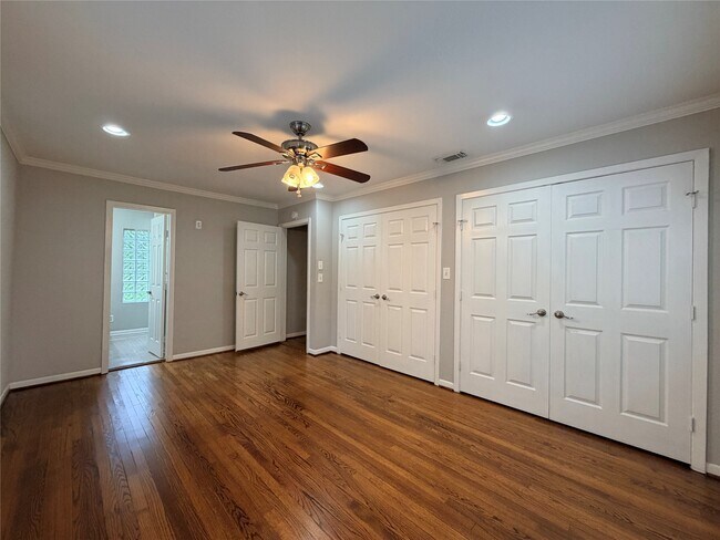 Building Photo - 1631 Chantilly Ln