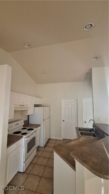 Building Photo - 3018 SW 10th Ave
