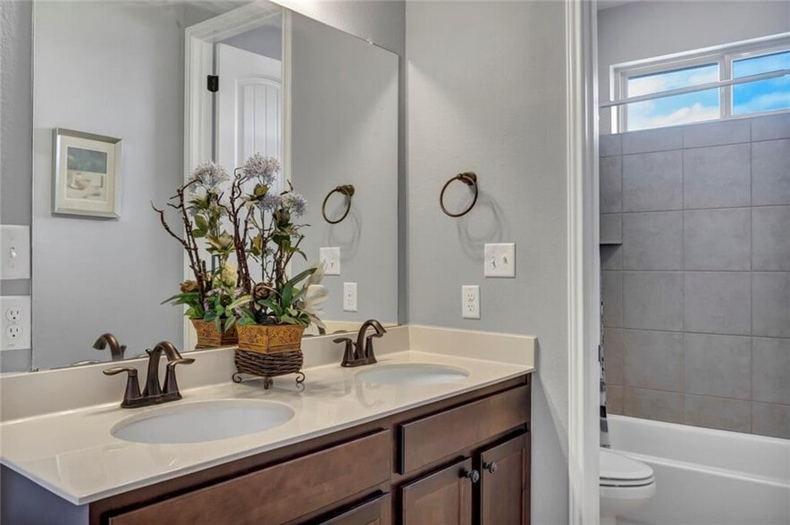 Building Photo - 1400 Little Elm Trl