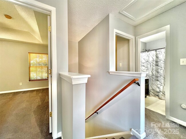 Building Photo - 6033 Briggs Dr
