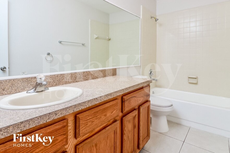 Building Photo - 1625 Gardner Dr