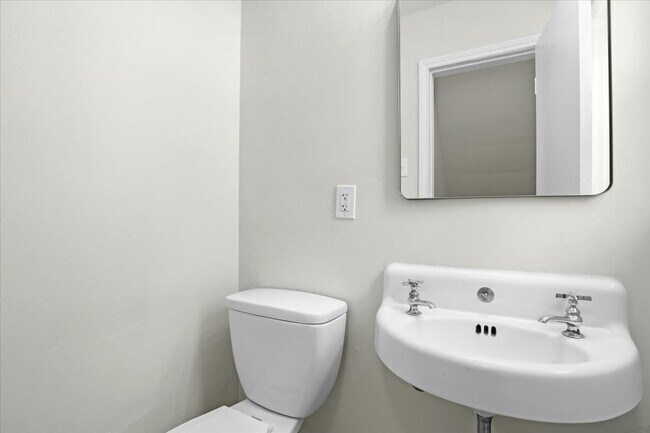 Building Photo - Modern Living in a Classic Detroit Neighborhood