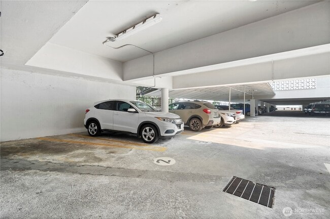 Building Photo - 1810 43rd Ave E