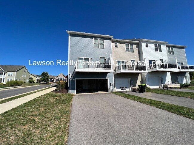 Building Photo - Upscale and Spacious Daleville Townhome
