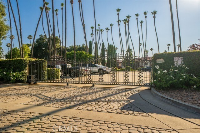 Building Photo - 443 E Bougainvillea Ln