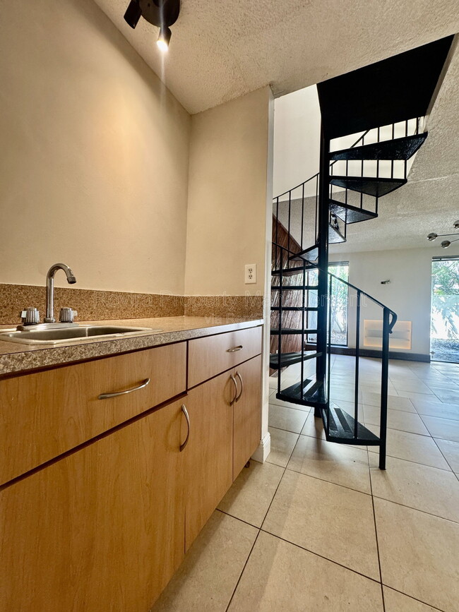 Building Photo - 2180 Brickell Ave