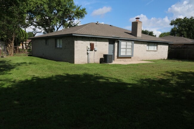 Building Photo - 9618 Rapid River Ln