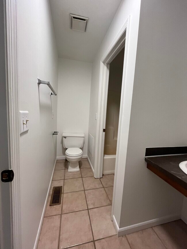 Building Photo - Woodlands