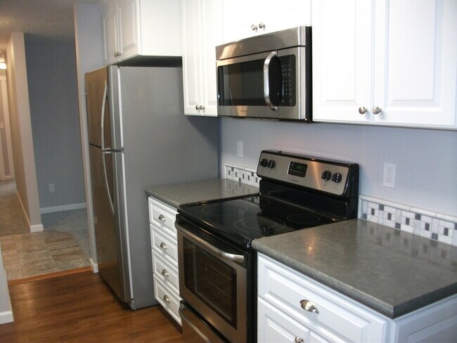 Building Photo - Inviting 3-Bedroom Home with Workshop/Storage and Outdoor Space