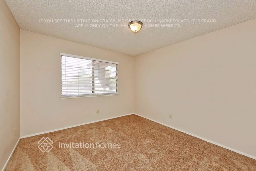 Building Photo - 888 Scarlet Ave