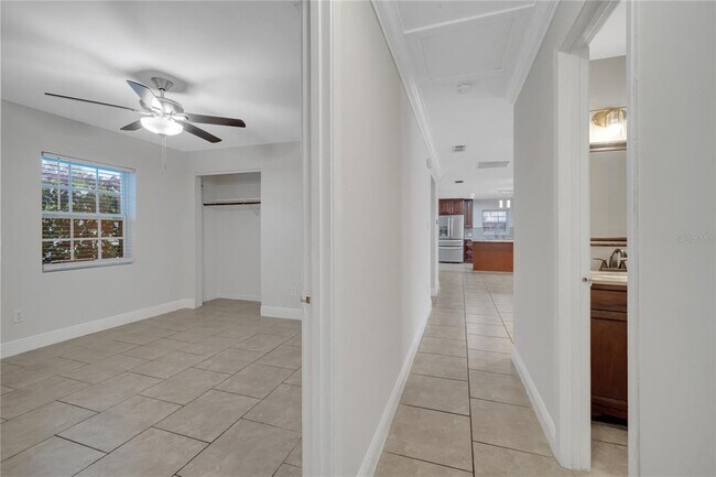 Building Photo - 1395 Meadowbrook St