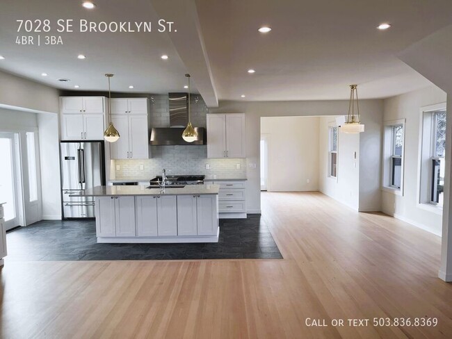 Building Photo - Stunning Newly Renovated 4-Bedroom Home fo...