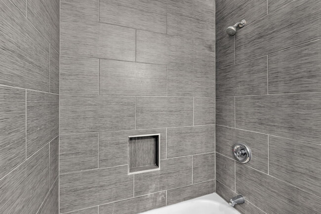 Building Photo - 1119 N Mayfield Ave