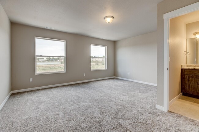 Building Photo - 4685 Pleasant Port View