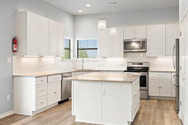 Building Photo - 1024 Daviot Dr
