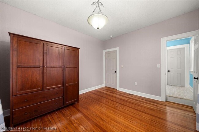 Building Photo - 1110 Hotiyee Ave