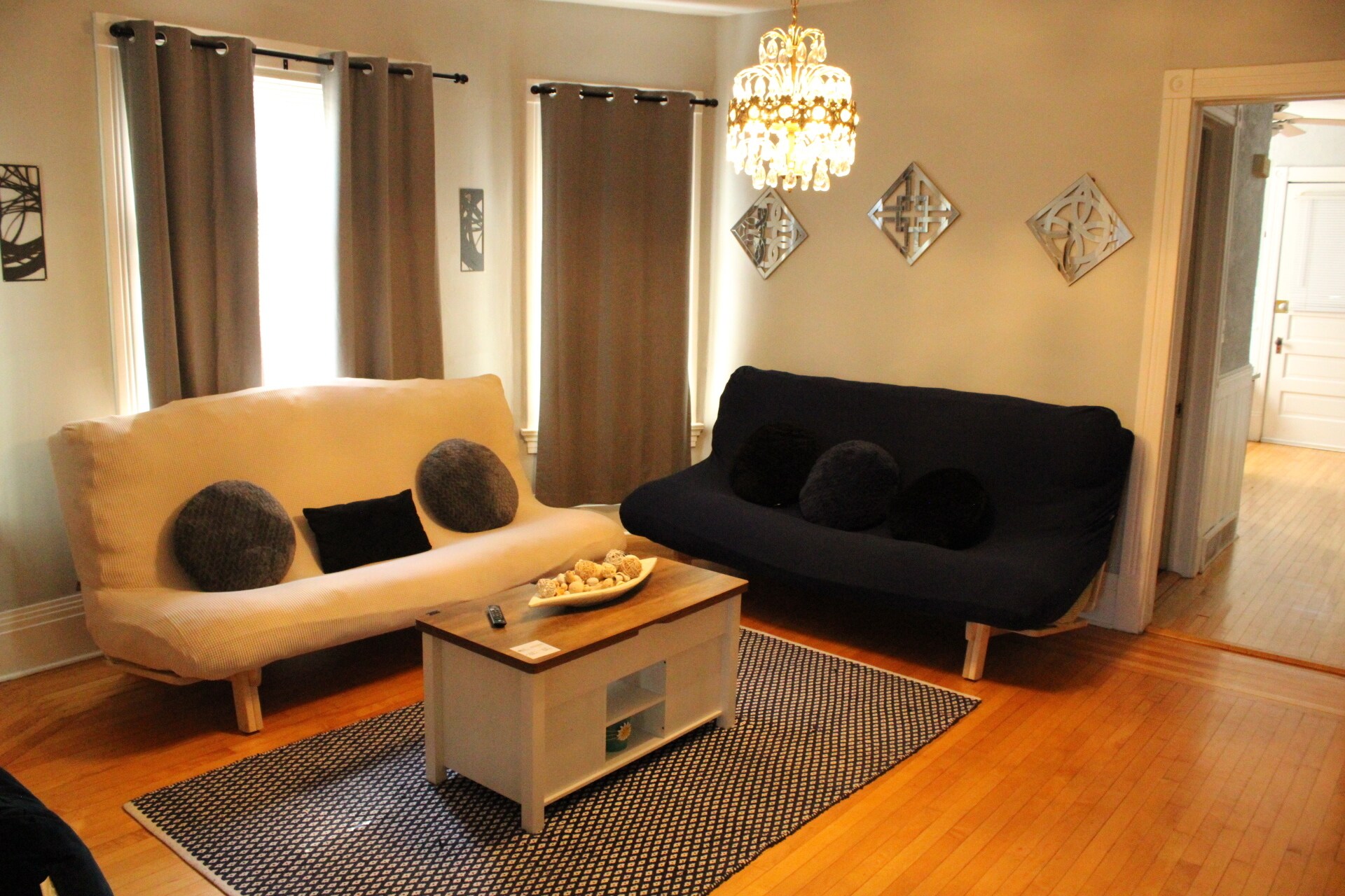 Building Photo - 2621 S Howell Ave