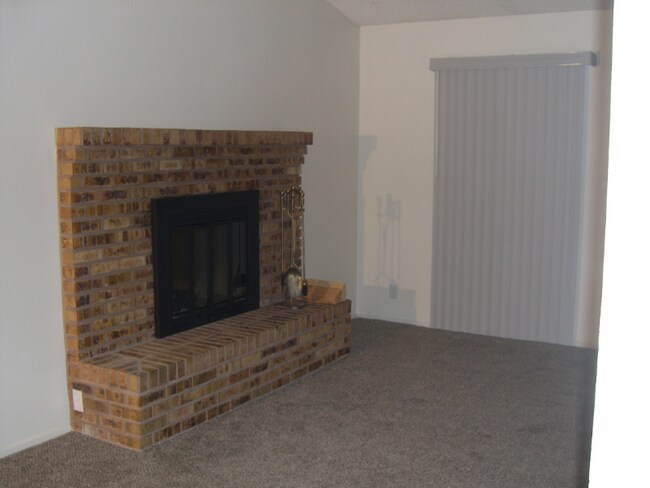 Building Photo - 4310 Caliente St