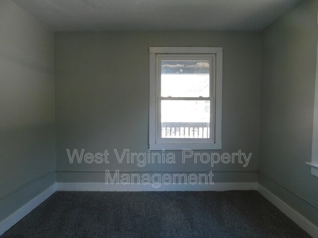 Building Photo - 1 F St