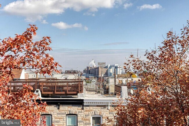 Building Photo - 447 Gittings St