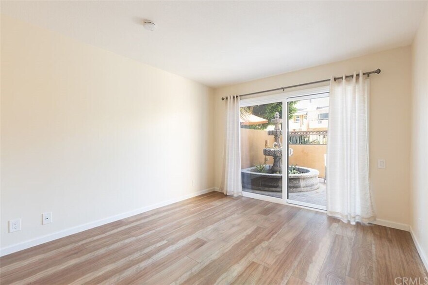 Building Photo - 25671 Le Parc