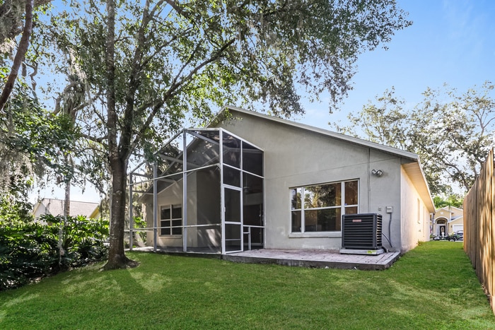 Building Photo - 2518 Clareside Dr