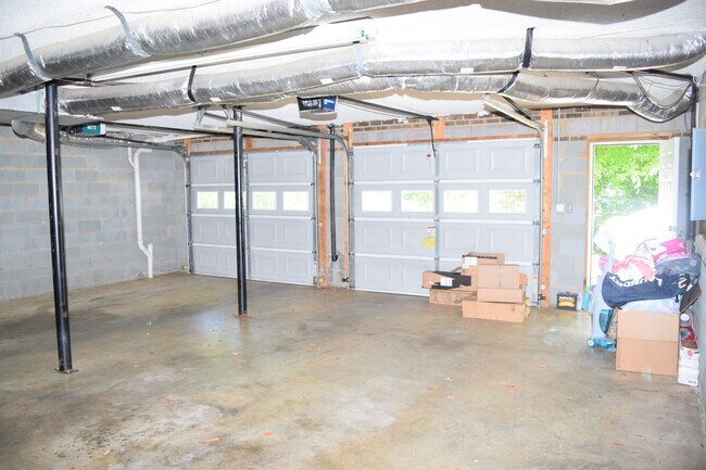 Building Photo - Spacious 3-Bedroom, 3-Bath Home with Bonus Room in a Quiet Neighborhood! NO PETS