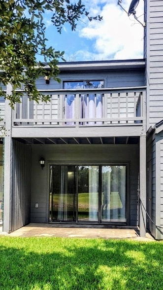 Building Photo - 210 Oak Bay Dr