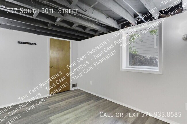 Building Photo - 737 S 30th St