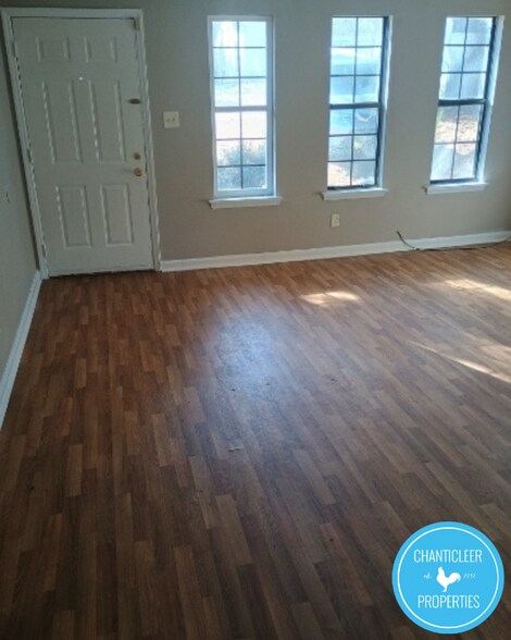 Building Photo - 115 Florence St