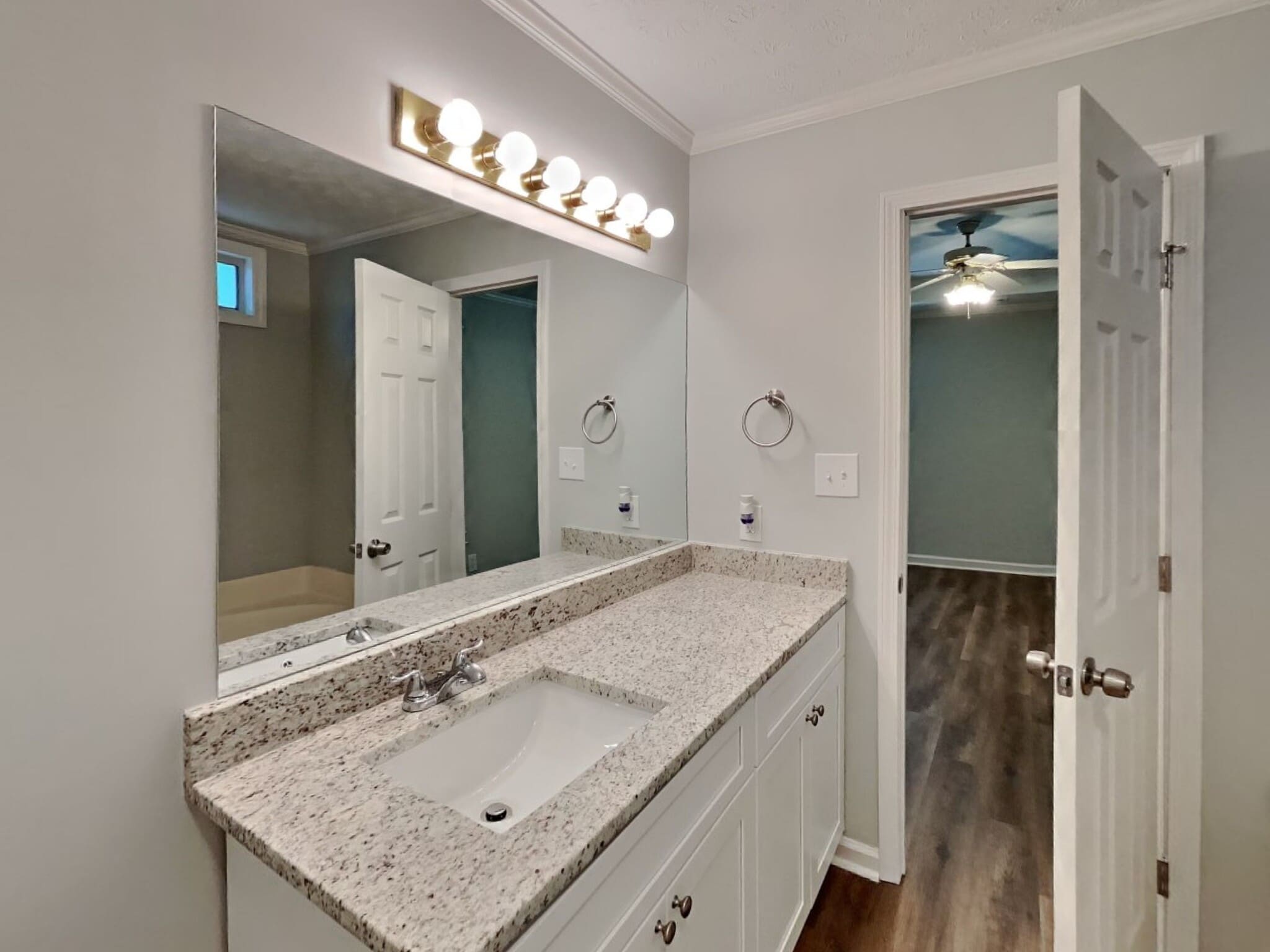 Building Photo - 245 Princeton Way