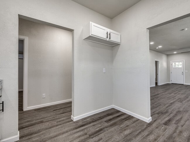 Building Photo - 146 N Donald Ave