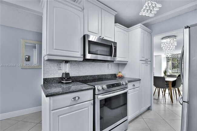 Building Photo - 2999 NW 48th Ave