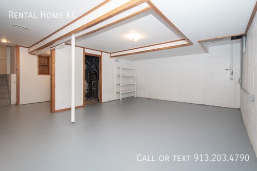 Building Photo - 15118 W 83rd St