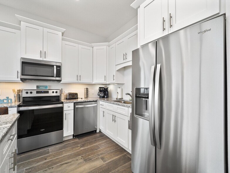 Building Photo - 705 North Oceanshore Boulevard-SI FL2-ID1051619P