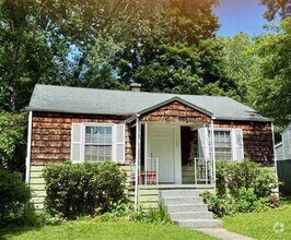 Building Photo - Beautiful Cottage Style Home