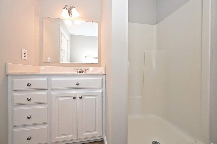 Building Photo - 1601 Wilmore Dr