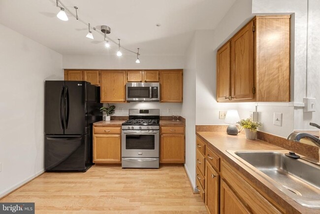 Building Photo - 6111 Wigmore Ln