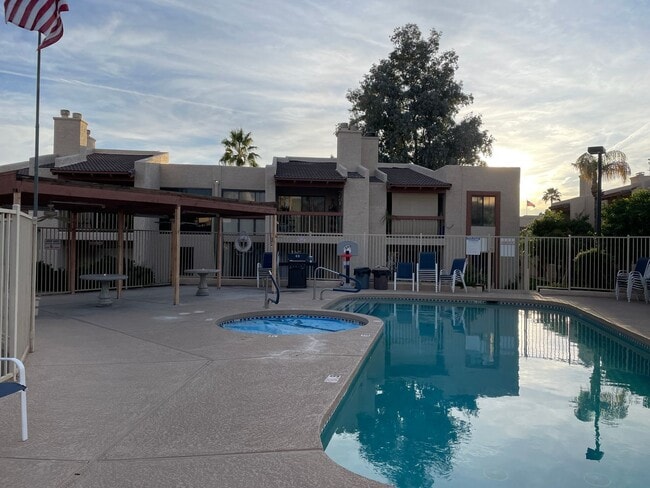 Building Photo - $1,550 2-3 Bedroom For Lease With Community Heated Pool & Spa in 85207!