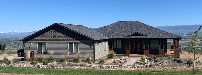 Building Photo - House On the Hill with Beautiful Views!
