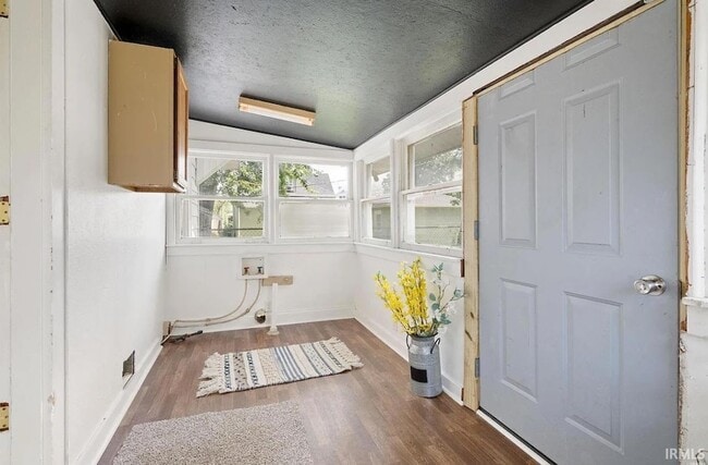 Building Photo - 515 W Jackson St