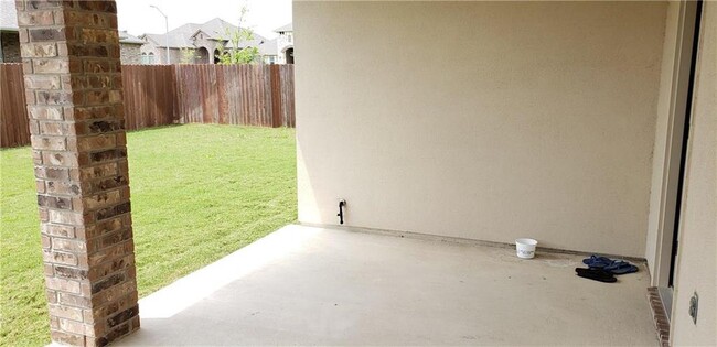 Building Photo - 16405 Pienza Dr